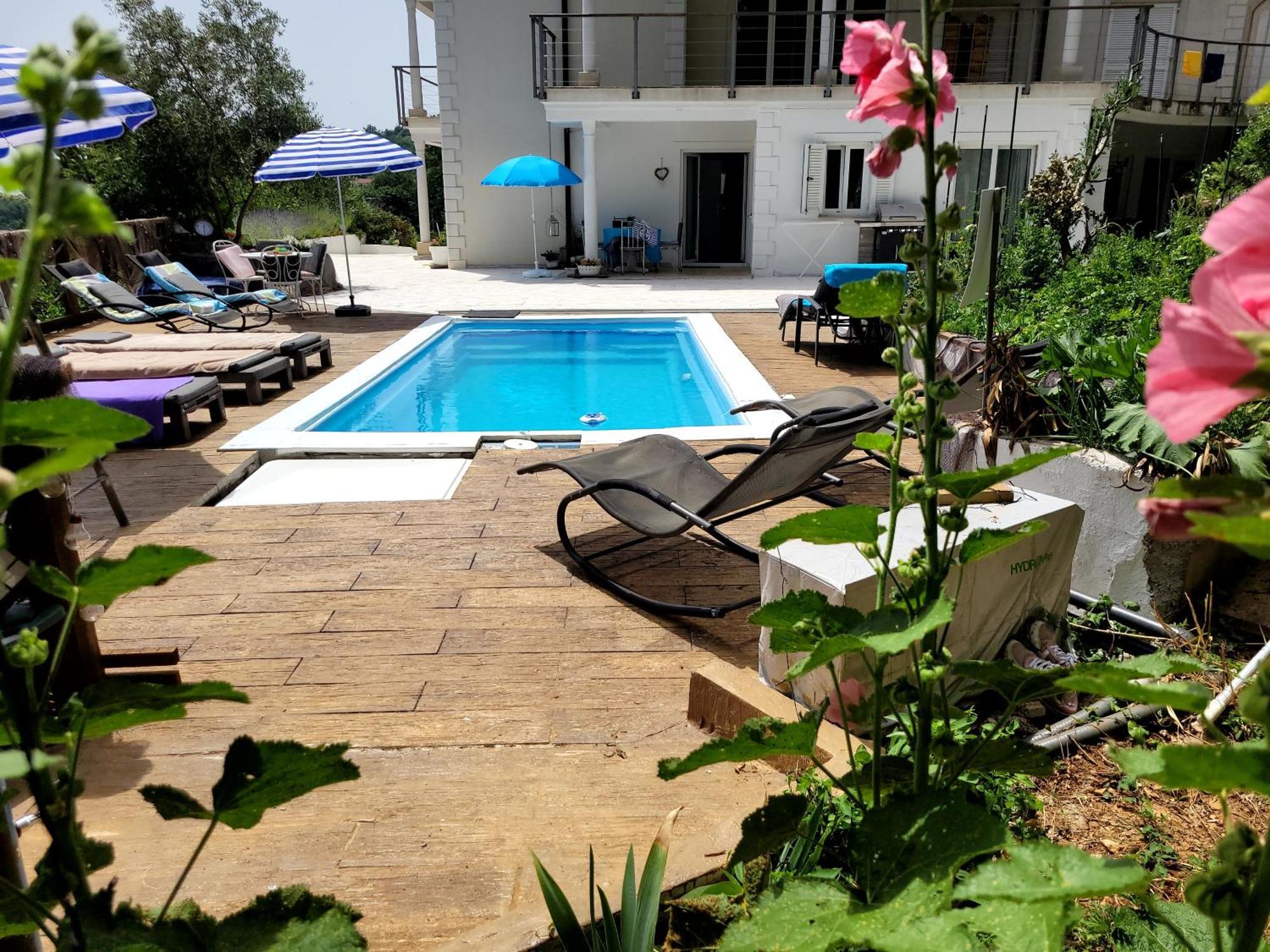 Chiara Mit Meerblick Und Pool Und Jacuzzi Apartman *